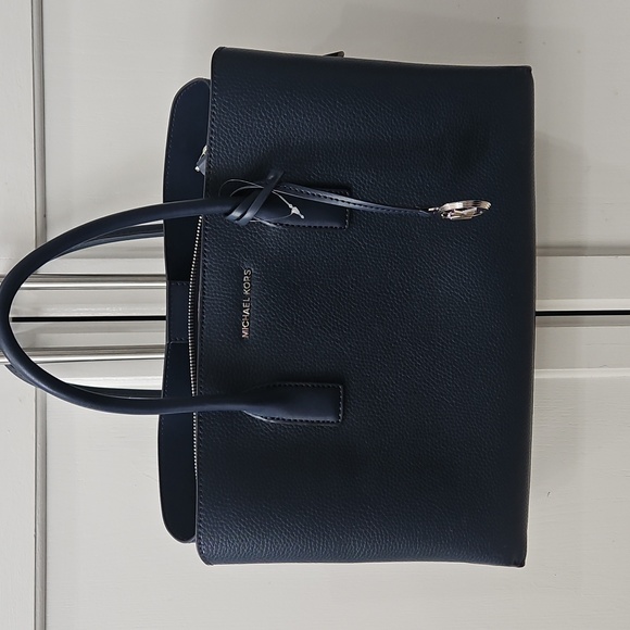 NWT Michael Kors Ruthie Small Leather Satchel Navy - Picture 3 of 6